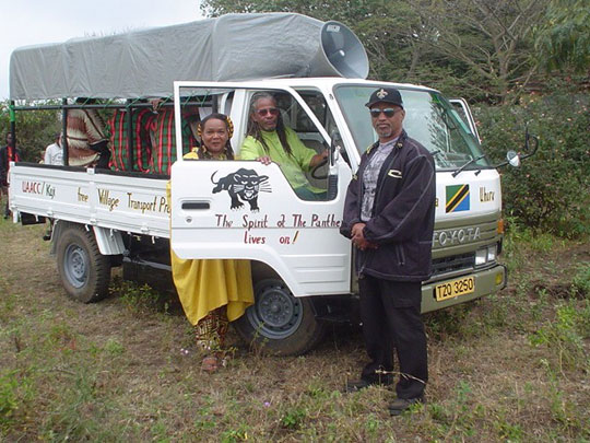 Spirit_of_the_Panther_bus_2.jpg