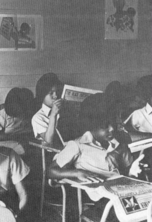 25_childrenreadingbpnews.jpg